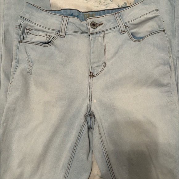 True Craft midrise distressed skinny Jean 3 - Picture 2 of 8